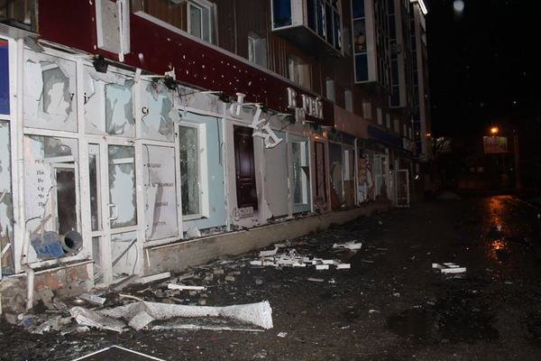 Центр Донецка подвергся мощному артобстрелу - за выходные в городе погибли 15 человек (ФОТО) (фото) - фото 2