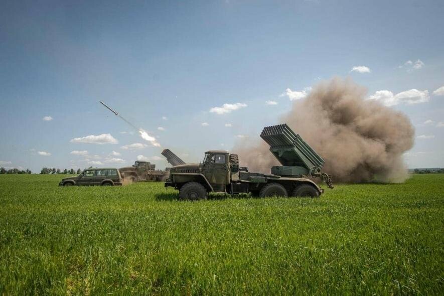 На Донбасі ЗСУ відбили вісім атак ворога: знищено один танк та пʼять одиниць бойової броньованої техніки