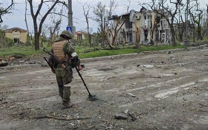 На території 