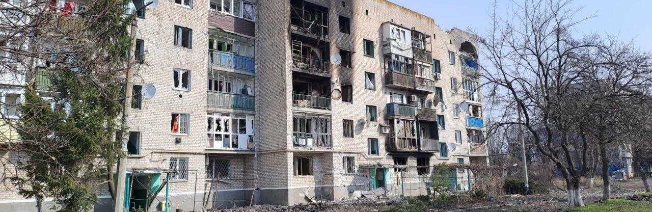 Окупанти обстріляли Краматорськ та Авдіївку: загинули дві людини, поранено чотири, пошкоджено будинки та гаражі, - ФОТО