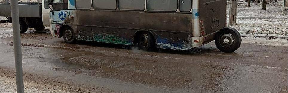 У Донецьку у маршрутці відвалилося колесо, - ФОТО
