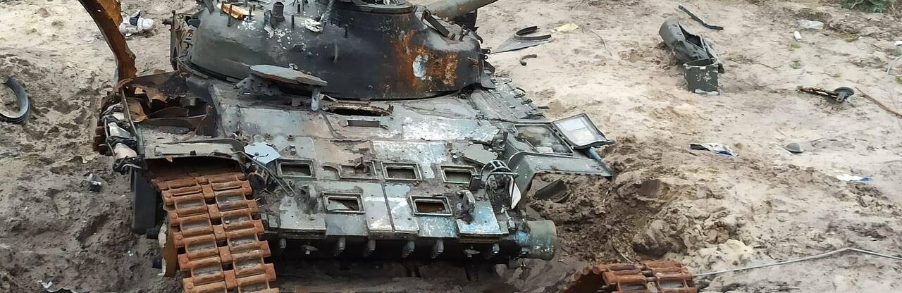 Захисники України з початку російського вторгнення знищили 102 600 окупантів та 3016 танків