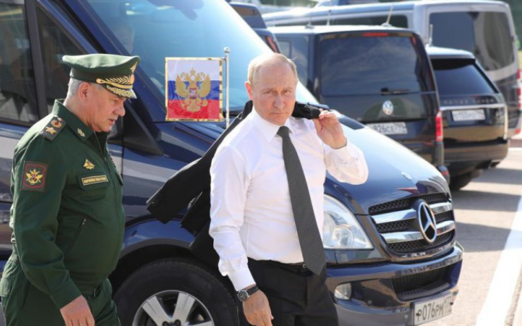 путін наказав виставити озброєних росіян біля шкіл на окупованих територіях 