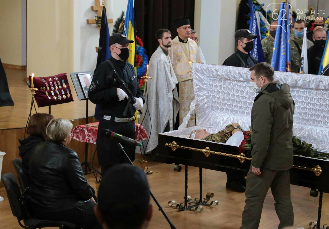 На Донбассе попрощались с героическим комбатом «Луганска -..., фото-3 На Донбассе попрощались с героическим комбатом «Луганска - 1», - ФОТО, фото-3