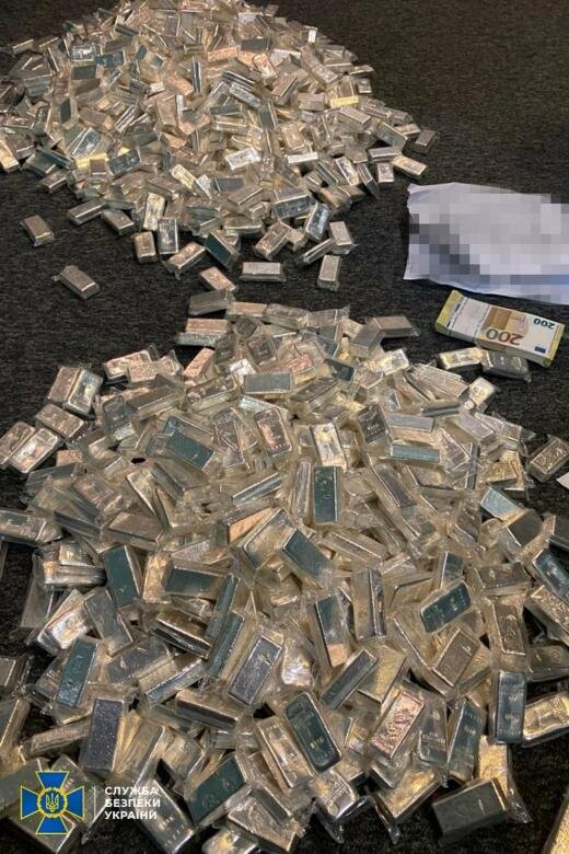 СБУ изъяла более 800 кг серебра у группы, которая «отмыла» 65 млн грн, в том числе для «ЛДНР»