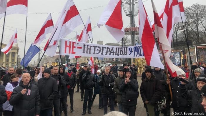 Сателлитная дружба Кремля и Беларуси