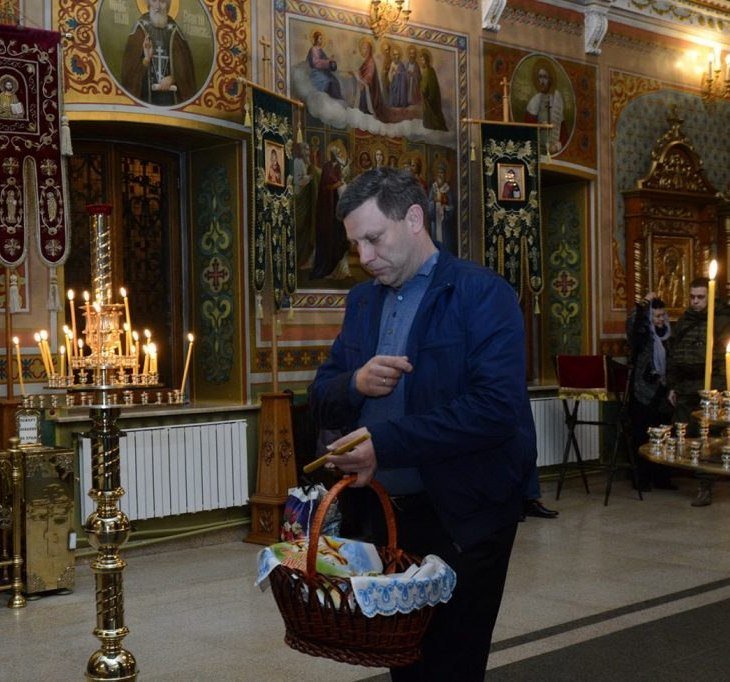 В соцсетях рассказали, как Захарченко «отстоял Всенощную»..., фото-1 В соцсетях рассказали, как Захарченко «отстоял Всенощную» на Пасху, фото-1