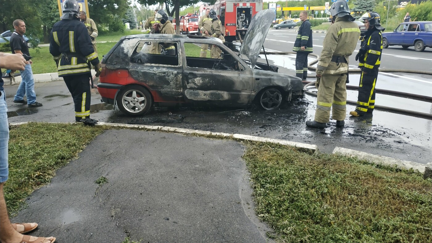 В брянске сгорела машина