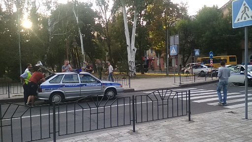 В Донецке автомобиль «полиции «ДНР» стал участником ДТП, -..., фото-3 В Донецке автомобиль «полиции «ДНР» стал участником ДТП, - ФОТО, фото-3