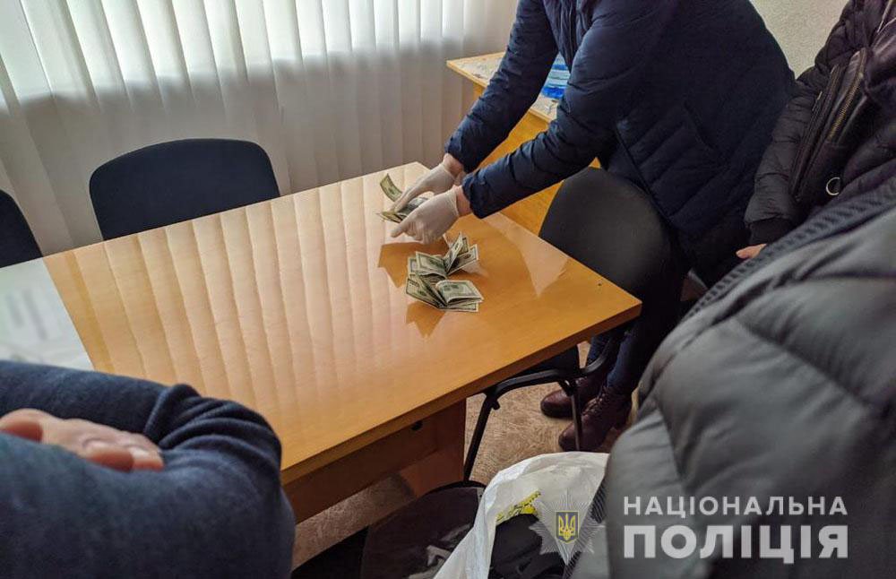В Донецкой области при получении взятки задержали заместителя мэра, - ФОТО, фото-1