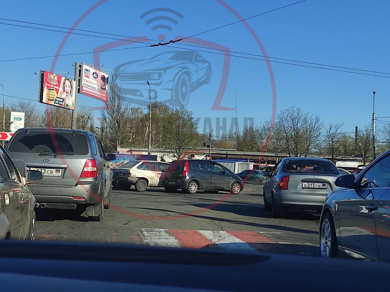 ДТП в Донецке: движение на кольце у мотеля парализовано,- ФОТО