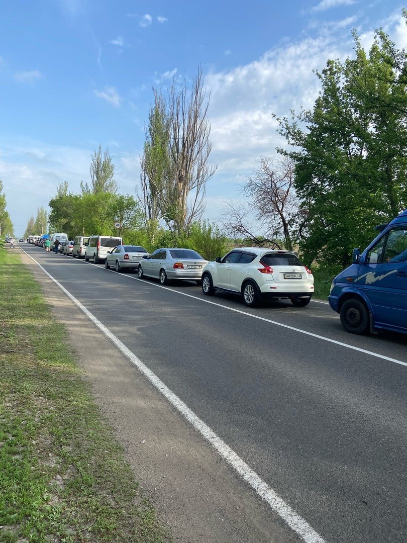 Отпечатки пальцев и унизительные проверки: боевики блокировали выезд из оккупированной территории, - ФОТО, фото-3