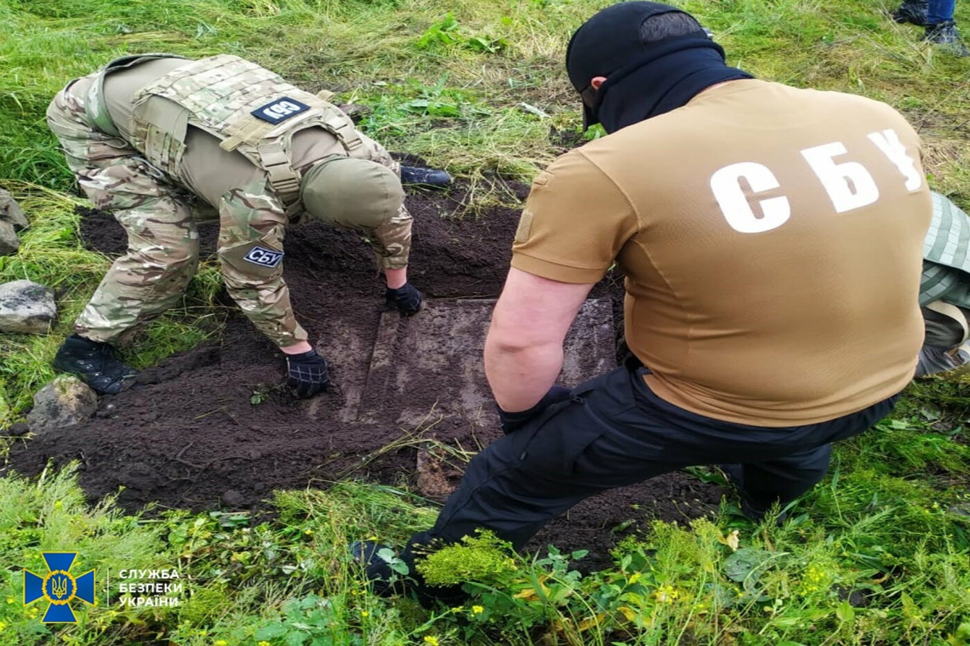 Гранаты, мины и патроны: в Донецкой области нашли схрон снайпера «ДНР»,- ФОТО, фото-2