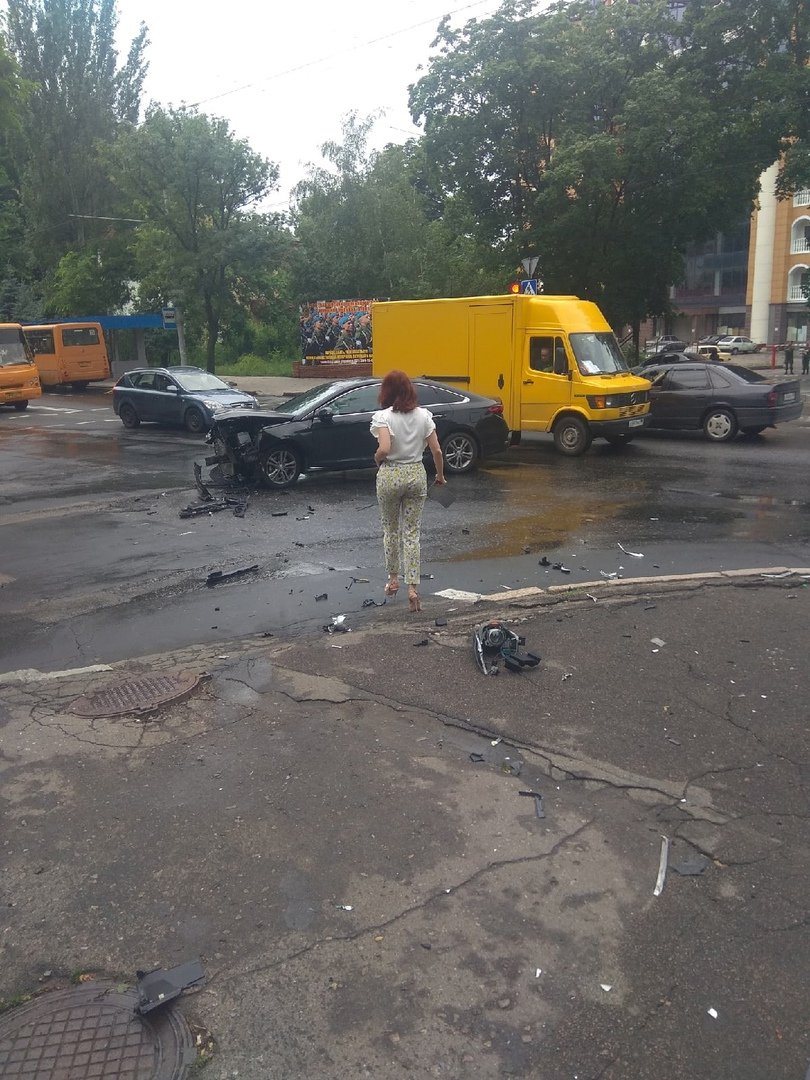 ДТП в Донецке: пострадали женщина и ребенок, - ФОТО, фото-4
