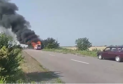 В «ДНР» загорелся автобус с пассажирами