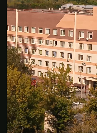 В оккупированном Донецке у больницы загорелась скорая помощь, - ФОТО, фото-3