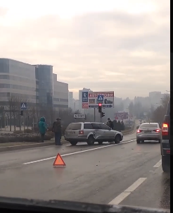 Уже 5 разбитых машин и это не предел: в Донецке гололед, - ФОТО