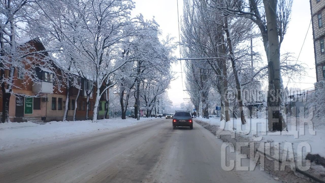 «Такое впечатление, что снегоуборочных машин вообще нет»: в Донецке не чистят дороги