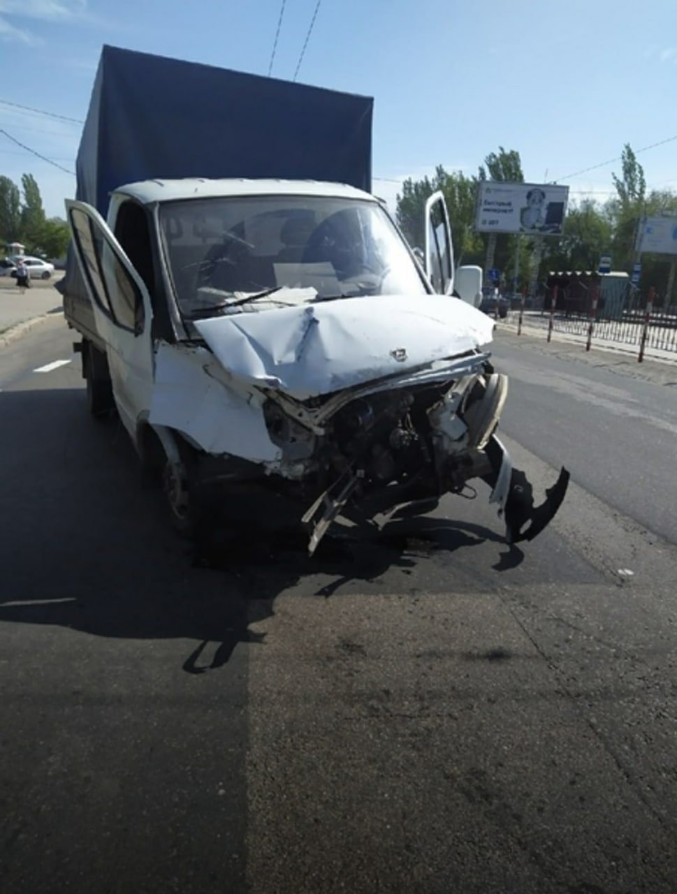 У Донецьку внаслідок ДТП призупинено рух тролейбуса № 17, - ФОТО