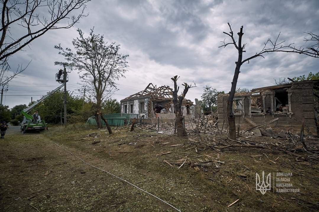 За добу окупанти на Донеччині завдавали удари по Курахово, Бахмуту, Соледару: поранено дві людини, - ФОТО