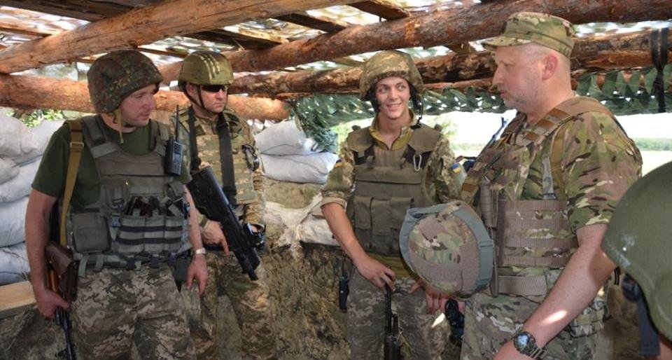 Турчинов: На Донбассе установят систему блокировки российских и сеп... Турчинов: На Донбассе установят систему блокировки российских и сепаратистских телеканалов, Роман Лазоренко