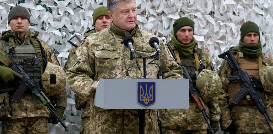 Порошенко посетил бригаду «черных запорожцев» на Донбассе Порошенко посетил бригаду «черных запорожцев» на Донбассе