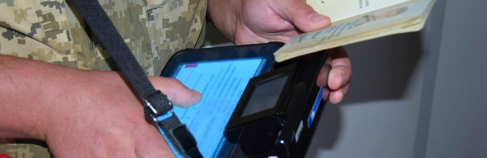 С 1 марта украинцам для поездки в Россию нужно будет иметь загранпа... С 1 марта украинцам для поездки в Россию нужно будет иметь загранпаспорт, Роман Кальмиусский