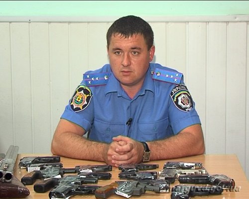 31_05_2013_Mariupol_Mesyachnik_sdachi_orujiya_2