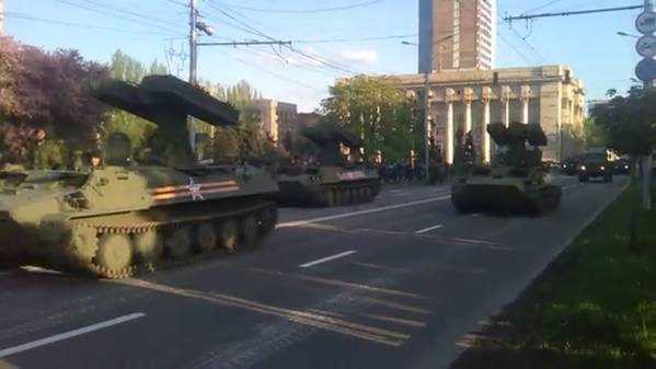 Как в «ДНР» готовятся к военному параду в Донецке (ФОТО) (фото) - фото 1 Как в «ДНР» готовятся к военному параду в Донецке (ФОТО) (фото) - фото 1