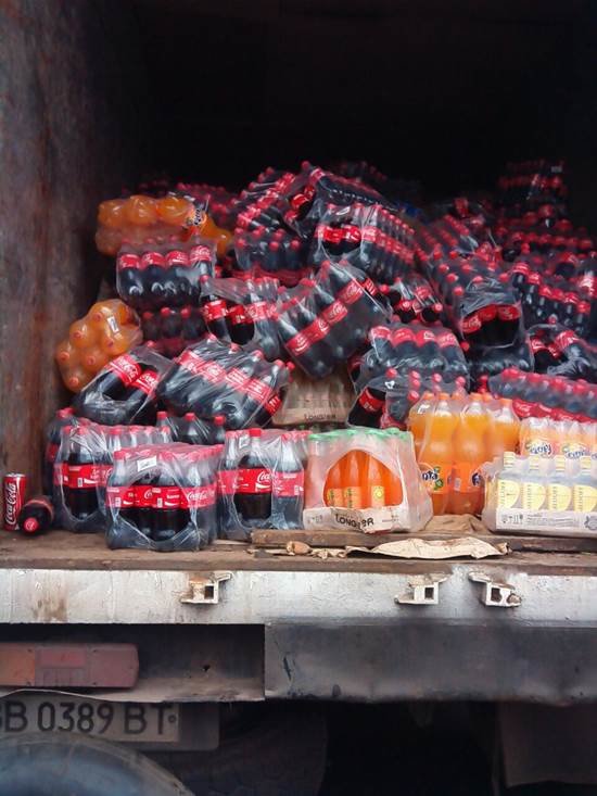 До «ДНР» не доехали четыре грузовика с продуктами и алкоголем (ФОТО) (фото) - фото 2