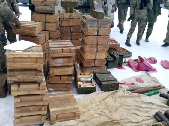 В Донецкой области нашли огромный склад с оружием (ФОТО) (фото) - фото 1