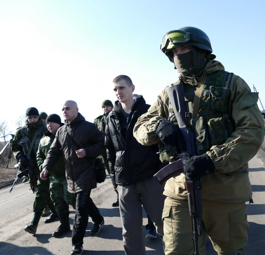 Из плена боевиков «ДНР» освободили трех украинских военных (ФОТО) (фото) - фото 1